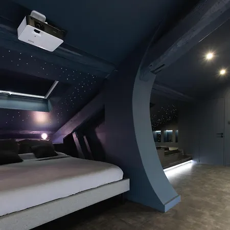Ceva Moonlight-jacuzzi & Cinema Centre דירה